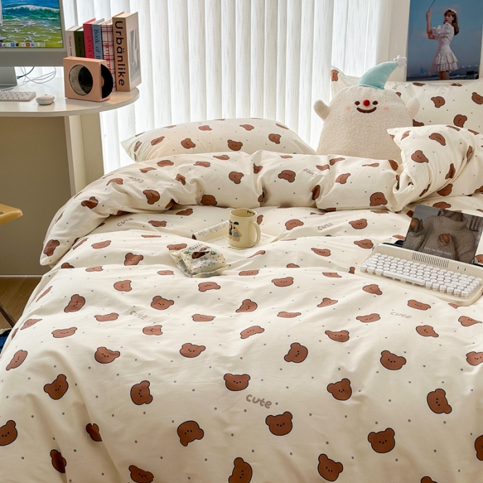 91家纺网 家纺一手货源 找家纺 昔可家纺 2023新款全棉小卡通系列四件套 小小可爱熊咖