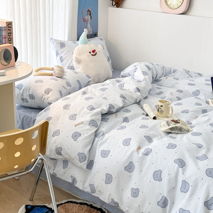 91家纺网 家纺一手货源 找家纺 昔可家纺 2023新款全棉小卡通系列四件套 小小可爱熊蓝