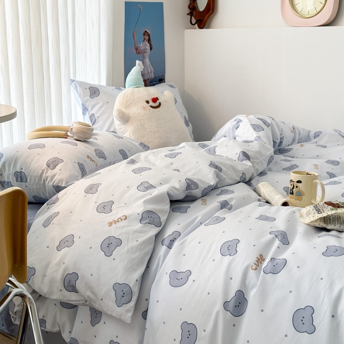 91家纺网 家纺一手货源 找家纺 昔可家纺 2023新款全棉小卡通系列四件套 小小可爱熊蓝