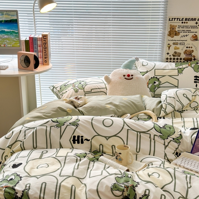 91家纺网 家纺一手货源 找家纺 昔可家纺 2023新款全棉小卡通系列四件套 字母恐龙