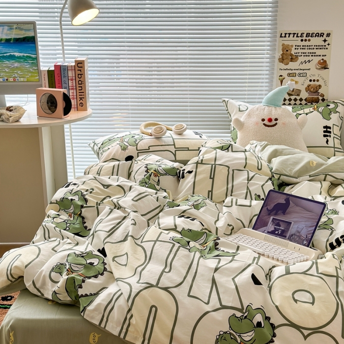 91家纺网 家纺一手货源 找家纺 昔可家纺 2023新款全棉小卡通系列四件套 字母恐龙