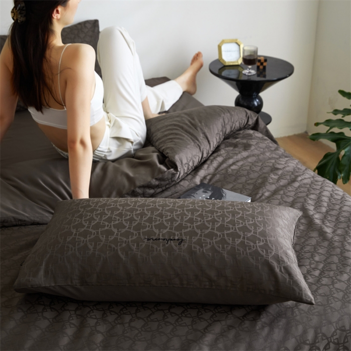 91家纺网 家纺一手货源 找家纺 安莱生活 2023爆款100S纯棉提花轻工艺刺绣系列四件套 轻工艺刺绣-叠影深灰