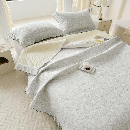 91家纺网 家纺一手货源 找家纺 岚吉 新款40支133*72全棉斜纹夹棉绗缝小花边床盖 可可西里