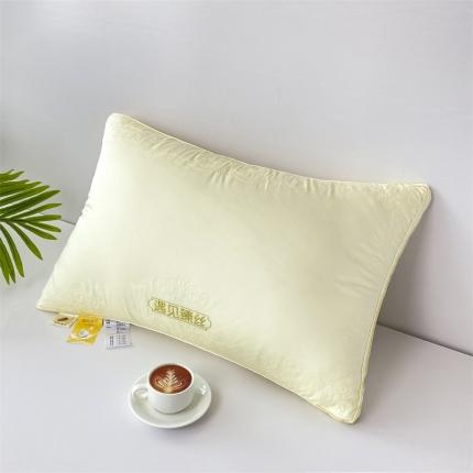 91家纺网 家纺一手货源 找家纺 帝诺妮 2023新款莫代尔蚕丝枕 米黄