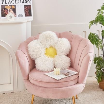 91家纺网 家纺一手货源 找家纺 2025跨境水貂绒长毛绒花瓣坐垫花朵抱枕靠垫沙发垫汽车靠背飘窗床头摆件亚马逊