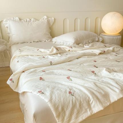 91家纺网 家纺一手货源 找家纺 （总）木楌 2025年新款双层皱皱纱刺绣款夏被大豆被