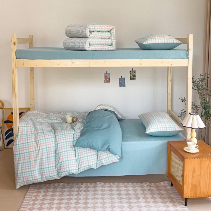 91家纺网 家纺一手货源 找家纺 玖弘家居 2023新款A类全棉色织学生上下铺三件套 冰激凌格