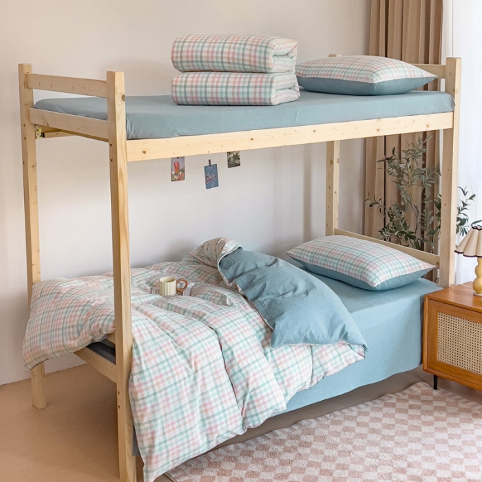 91家纺网 家纺一手货源 找家纺 玖弘家居 2023新款A类全棉色织学生上下铺三件套 冰激凌格