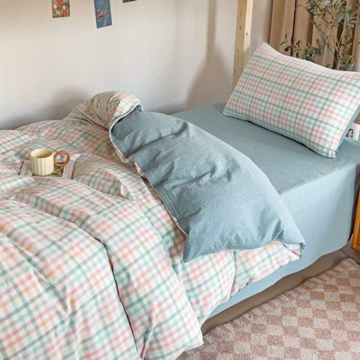 91家纺网 家纺一手货源 找家纺 玖弘家居 2023新款A类全棉色织学生上下铺三件套 冰激凌格