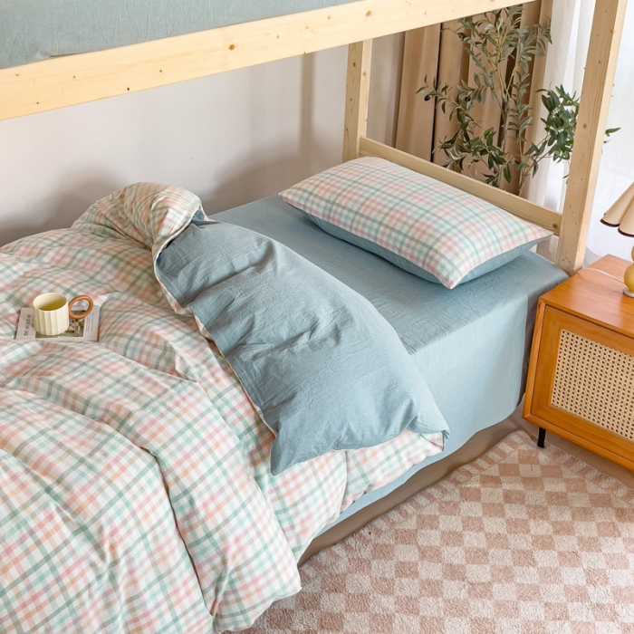 91家纺网 家纺一手货源 找家纺 玖弘家居 2023新款A类全棉色织学生上下铺三件套 冰激凌格