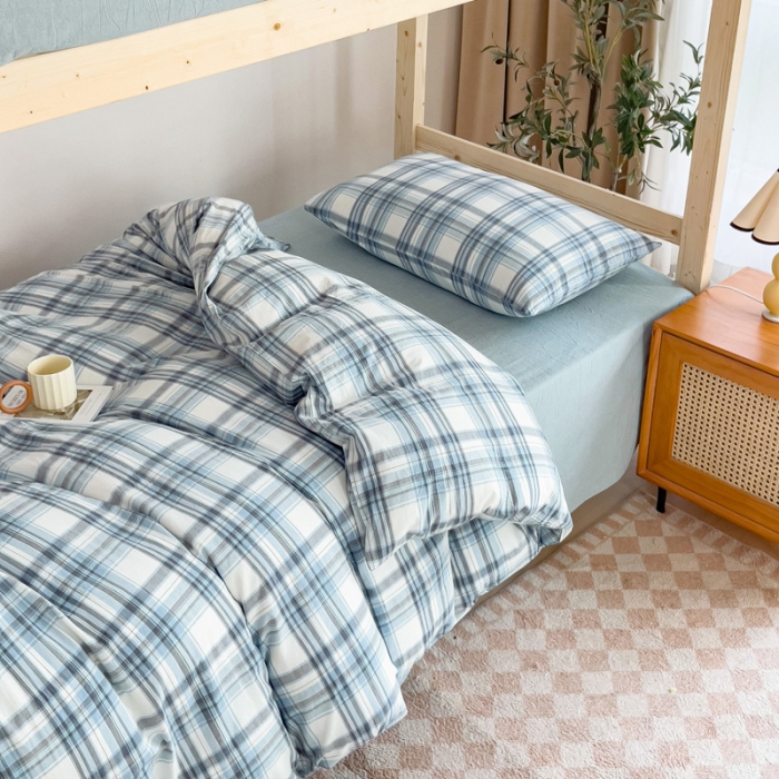 91家纺网 家纺一手货源 找家纺 玖弘家居 2023新款A类全棉色织学生上下铺三件套 春彩兰格