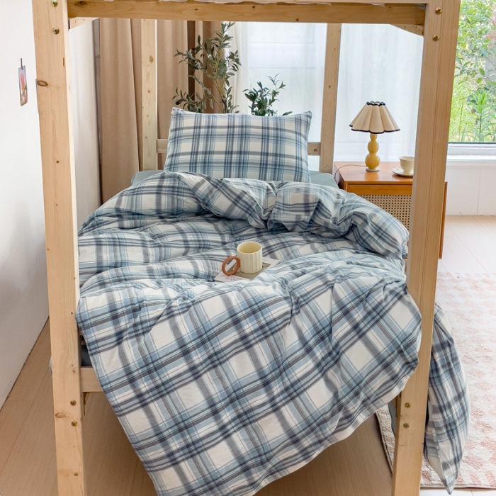 91家纺网 家纺一手货源 找家纺 玖弘家居 2023新款A类全棉色织学生上下铺三件套 春彩兰格