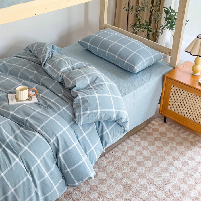 91家纺网 家纺一手货源 找家纺 玖弘家居 2023新款A类全棉色织学生上下铺三件套 海蓝格