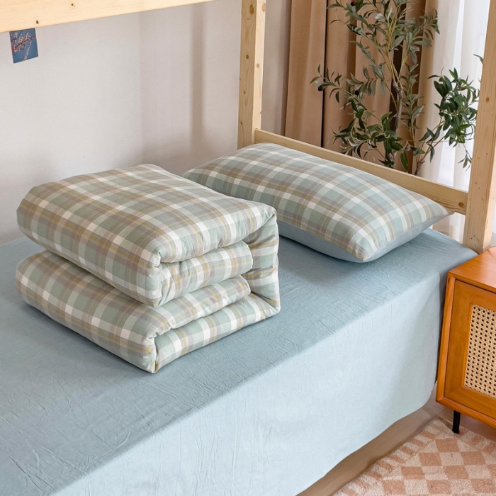 91家纺网 家纺一手货源 找家纺 玖弘家居 2023新款A类全棉色织学生上下铺三件套 简兮绿