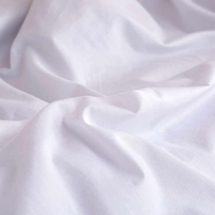 91家纺网 家纺一手货源 找家纺 乐旗 2023新款全棉13372纯色三件套木头床风格 白+灰