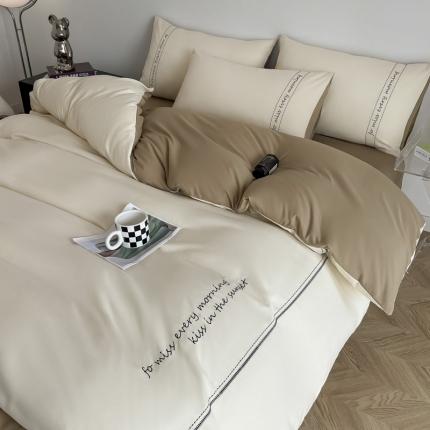 91家纺网 家纺一手货源 找家纺 尤米 2023新款磨毛刺绣纯色双拼卡洛森系列--四件套 奶茶+咖啡