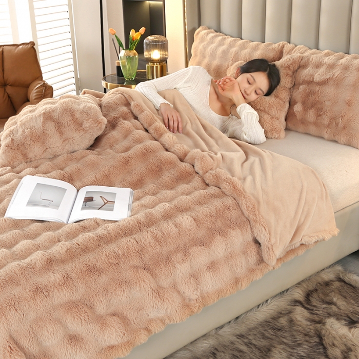 91家纺网 家纺一手货源 找家纺 爵仕 2023新款A版托斯卡纳兔毛B版安哥拉兔毛多功能毛毯 咖棕