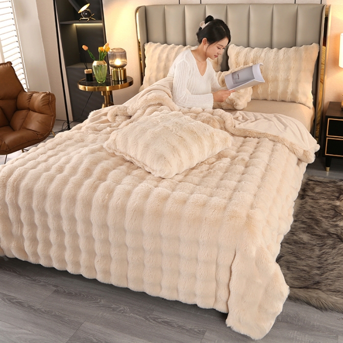 91家纺网 家纺一手货源 找家纺 爵仕 2023新款A版托斯卡纳兔毛B版安哥拉兔毛多功能毛毯 卡其