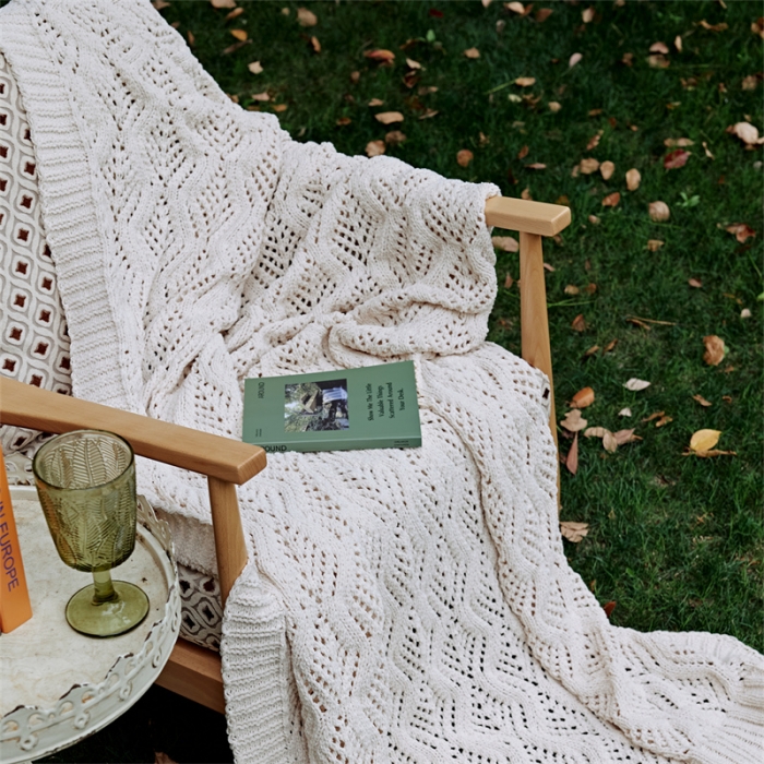 91家纺网 家纺一手货源 找家纺 暖绵绵 2025新款雪尼尔皮卡布毛毯 米色