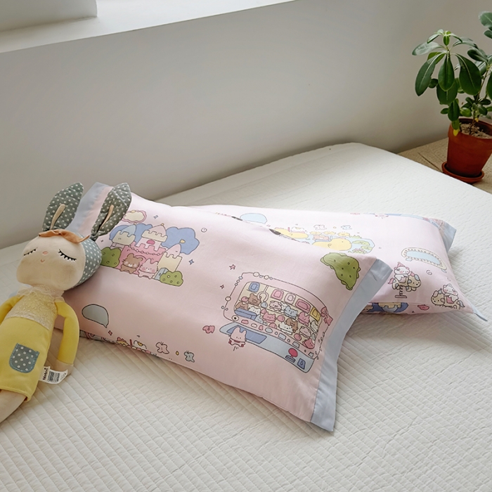 91家纺网 家纺一手货源 找家纺 荷马之梦 2023新款蜜糖系列—A类60s长绒棉儿童枕套 开心乐园