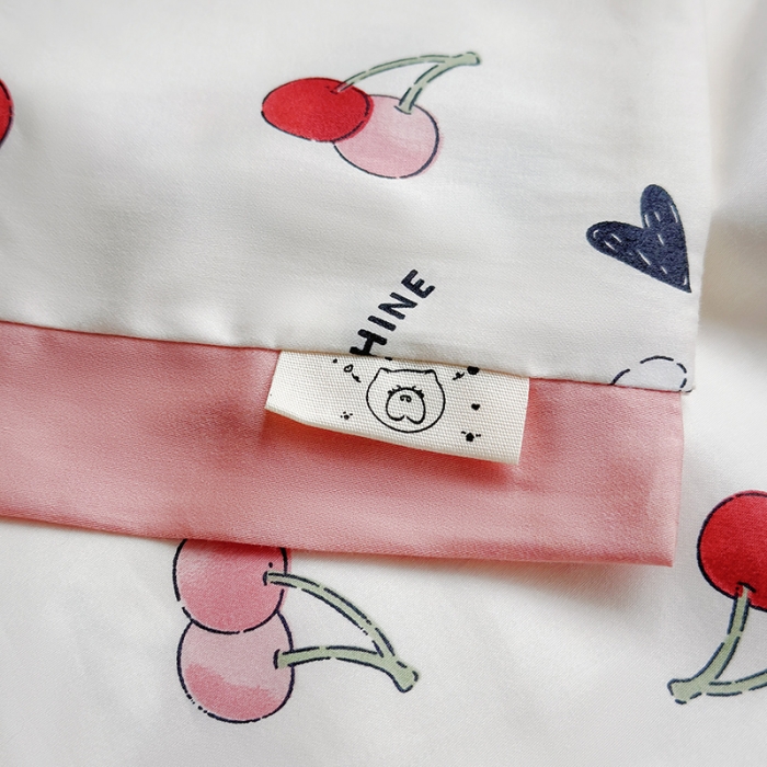 91家纺网 家纺一手货源 找家纺 荷马之梦 2023新款蜜糖系列—A类60s长绒棉儿童枕套 小樱桃