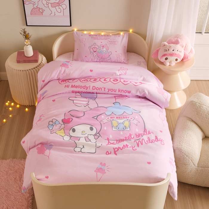 91家纺网 家纺一手货源 找家纺 （总）蘭菲 2023新款幼儿园全棉印染三丽鸥全棉大版卡通三件套