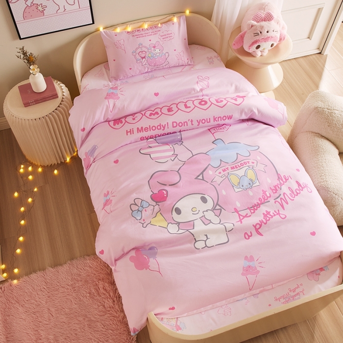 91家纺网 家纺一手货源 找家纺 （总）蘭菲 2023新款幼儿园全棉印染三丽鸥全棉大版卡通三件套