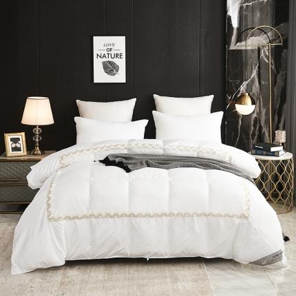 91家纺网 家纺一手货源 找家纺 华盛 2024新柔赛丝95白鹅绒全脱鹅绒被绣花98羽绒被 纯白