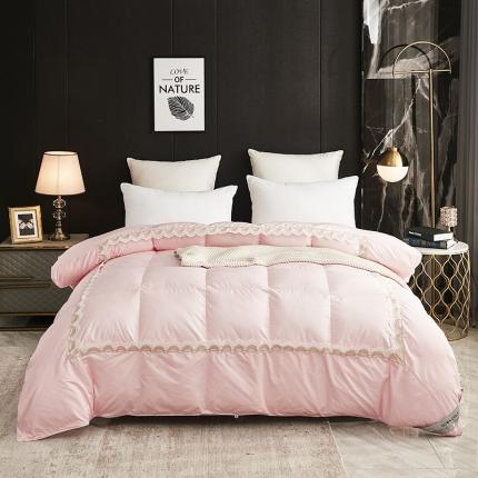 91家纺网 家纺一手货源 找家纺 华盛 2024新柔赛丝95白鹅绒全脱鹅绒被绣花98羽绒被 粉色