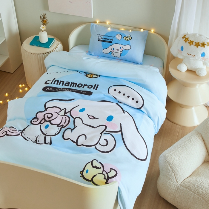 91家纺网 家纺一手货源 找家纺 蘭菲 2023新款幼儿园全棉印染三丽鸥全棉大版卡通三件套 布丁