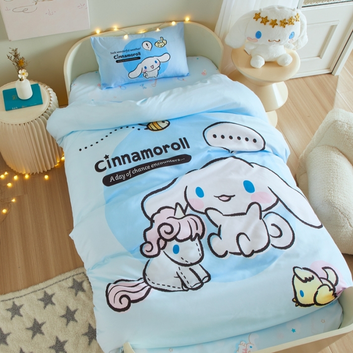 91家纺网 家纺一手货源 找家纺 蘭菲 2023新款幼儿园全棉印染三丽鸥全棉大版卡通三件套 布丁