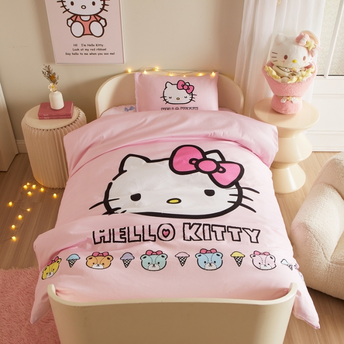 91家纺网 家纺一手货源 找家纺 蘭菲 2023新款幼儿园全棉印染三丽鸥全棉大版卡通三件套 粉系