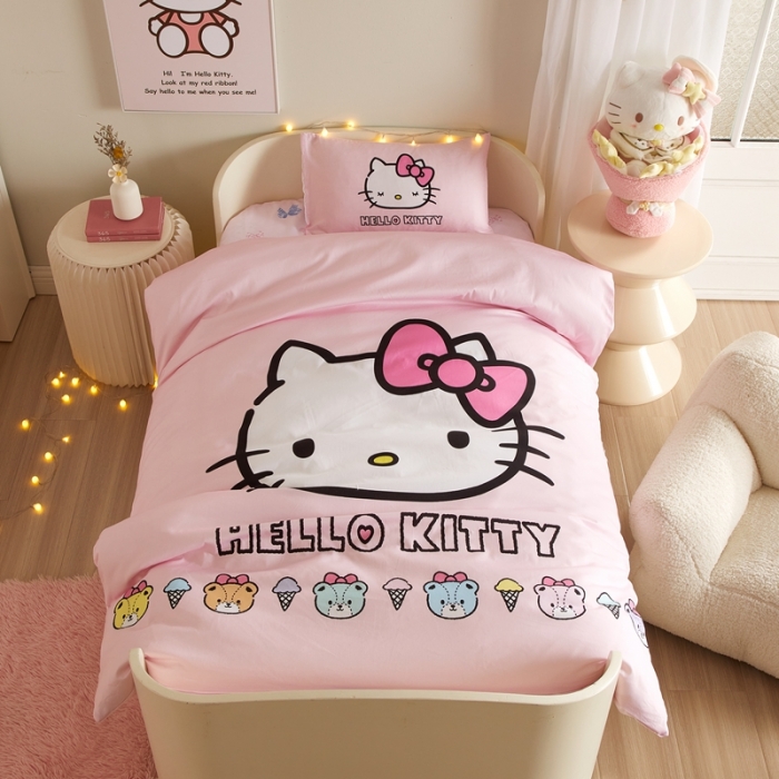 91家纺网 家纺一手货源 找家纺 蘭菲 2023新款幼儿园全棉印染三丽鸥全棉大版卡通三件套 粉系