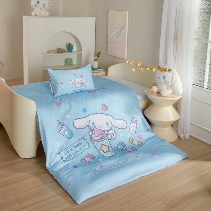 91家纺网 家纺一手货源 找家纺 蘭菲 2023新款幼儿园全棉印染三丽鸥全棉大版卡通三件套 奶茶来了