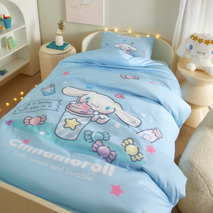 91家纺网 家纺一手货源 找家纺 蘭菲 2023新款幼儿园全棉印染三丽鸥全棉大版卡通三件套 奶茶来了