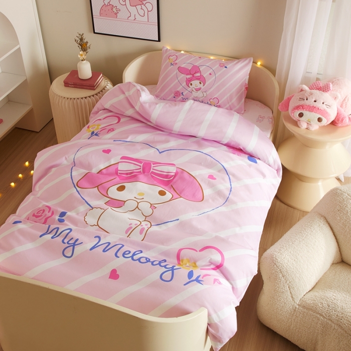 91家纺网 家纺一手货源 找家纺 蘭菲 2023新款幼儿园全棉印染三丽鸥全棉大版卡通三件套 天真