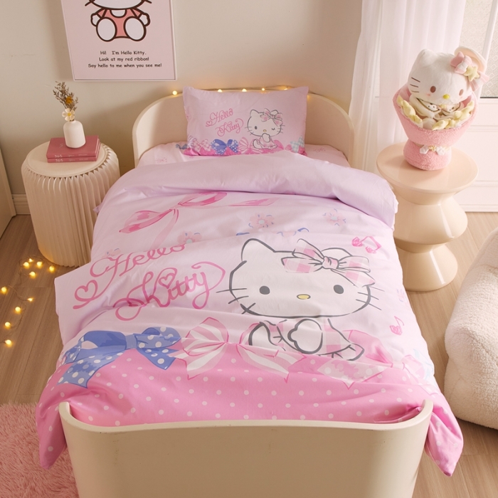 91家纺网 家纺一手货源 找家纺 蘭菲 2023新款幼儿园全棉印染三丽鸥全棉大版卡通三件套 炫彩kt