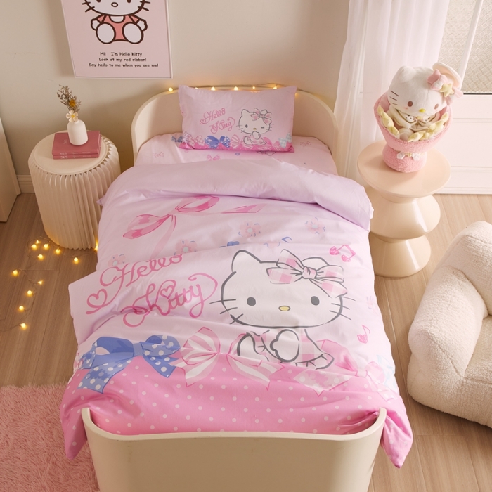 91家纺网 家纺一手货源 找家纺 蘭菲 2023新款幼儿园全棉印染三丽鸥全棉大版卡通三件套 炫彩kt