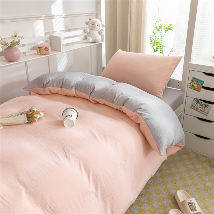 91家纺网 家纺一手货源 找家纺 古吉梦 2024新款纯色-双拼水洗棉学生三件套 纯色-奶油粉+山灰