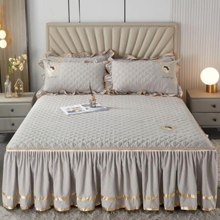 91家纺网 家纺一手货源 找家纺 （总）恋尚 2023新款蜜桃棉夹棉床笠式单床裙可脱卸拉链款