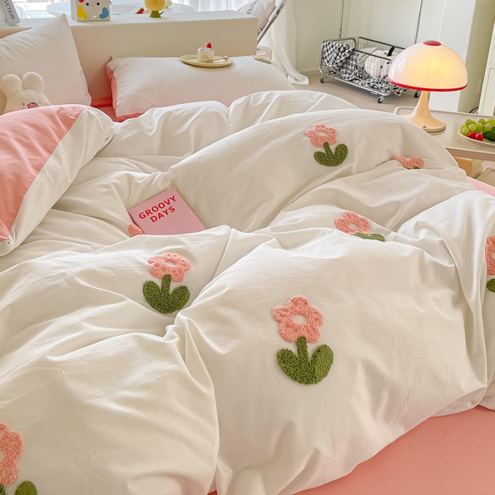 91家纺网 家纺一手货源 找家纺 眠帛家居 2023新款A类水洗棉毛巾绣四件套 朵朵奶油粉