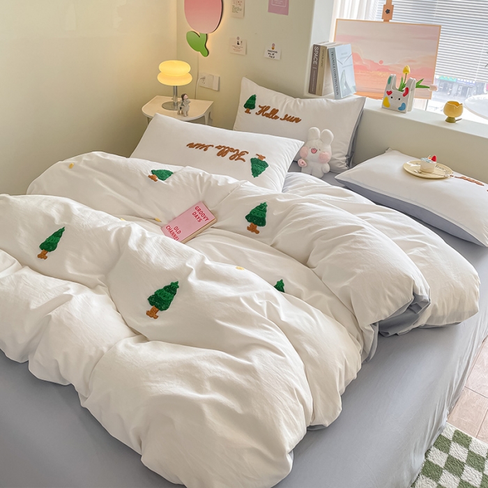 91家纺网 家纺一手货源 找家纺 眠帛家居 2023新款A类水洗棉毛巾绣四件套 圣诞树蓝灰