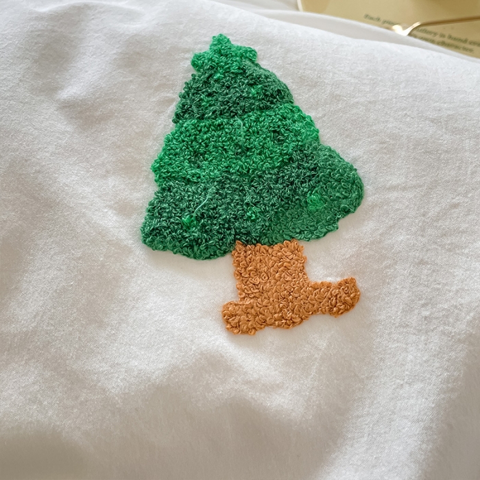 91家纺网 家纺一手货源 找家纺 眠帛家居 2023新款A类水洗棉毛巾绣四件套 圣诞树奶油绿