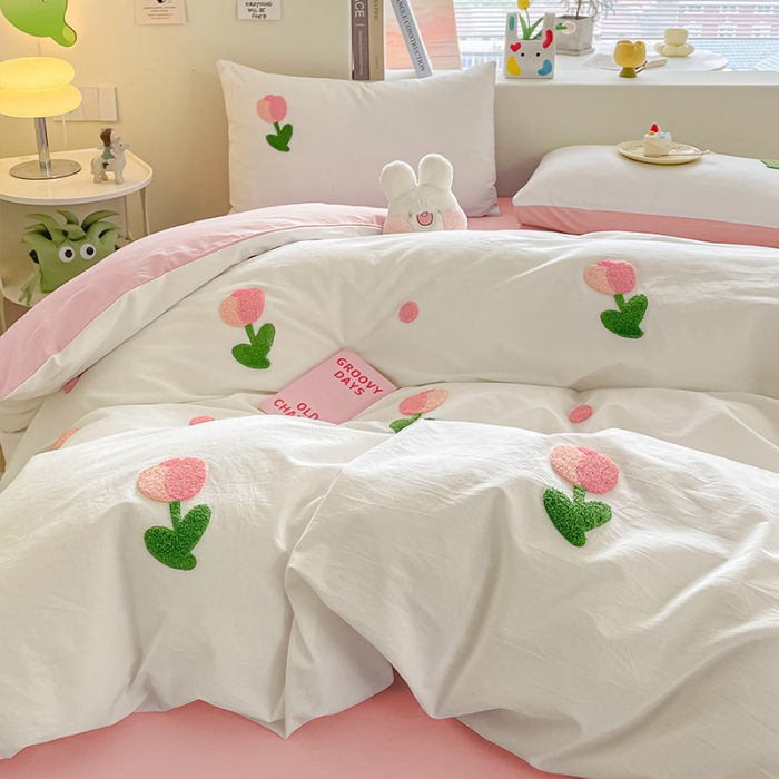 91家纺网 家纺一手货源 找家纺 眠帛家居 2023新款A类水洗棉毛巾绣四件套 郁金香奶油白