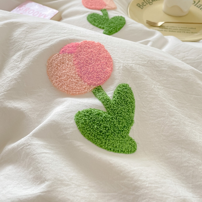 91家纺网 家纺一手货源 找家纺 眠帛家居 2023新款A类水洗棉毛巾绣四件套 郁金香奶油白