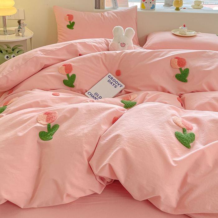 91家纺网 家纺一手货源 找家纺 眠帛家居 2023新款A类水洗棉毛巾绣四件套 郁金香奶油粉