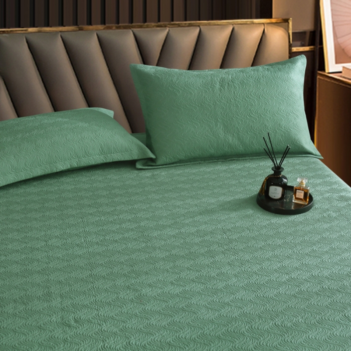 91家纺网 家纺一手货源 找家纺 OL家纺 2023新款全棉水溶花边素色床盖夹棉三件套 草绿