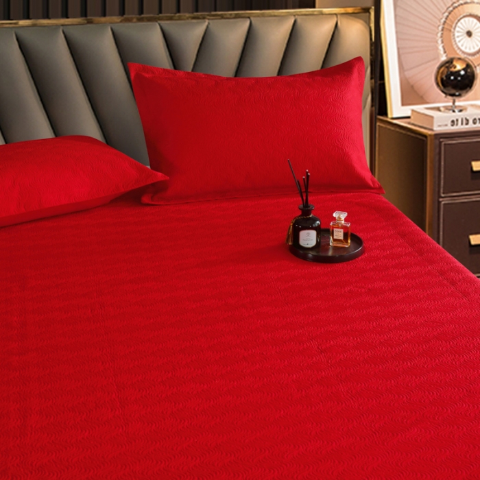 91家纺网 家纺一手货源 找家纺 OL家纺 2023新款全棉水溶花边素色床盖夹棉三件套 大红