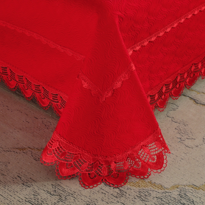 91家纺网 家纺一手货源 找家纺 OL家纺 2023新款全棉水溶花边素色床盖夹棉三件套 大红