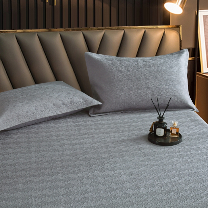 91家纺网 家纺一手货源 找家纺 OL家纺 2023新款全棉水溶花边素色床盖夹棉三件套 浅灰